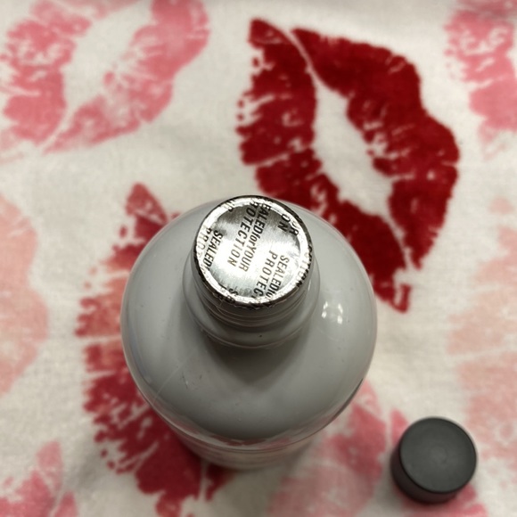 NEW. Beekman Pure Body Wash - Picture 3 of 4